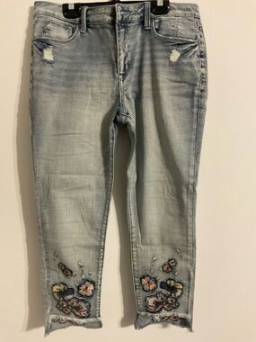 Laurie Felt stiletto  Light Blue Cropped Jeans with Floral Embroidery